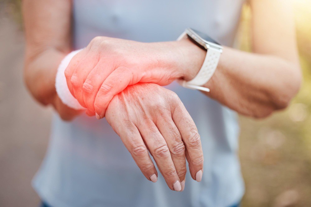 potential risks of carpal tunnel treatment affecting wrist nerves